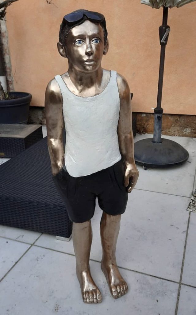 Peter Hermann, Skulpturen, Bronze, coole Jungs und Mädels, figurative Kunst, Galleria Kröger, Ascona, Lago Maggiore, Hotel Giardino