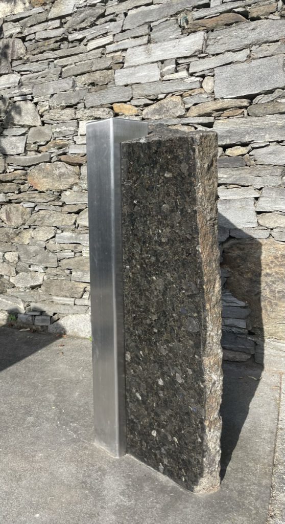 Rolf Kröger, Brissago, Ascona, Galleria Kröger, Galerie, Lago Maggiore, Steinskulpturen mit Metall, Concorde Memorial,